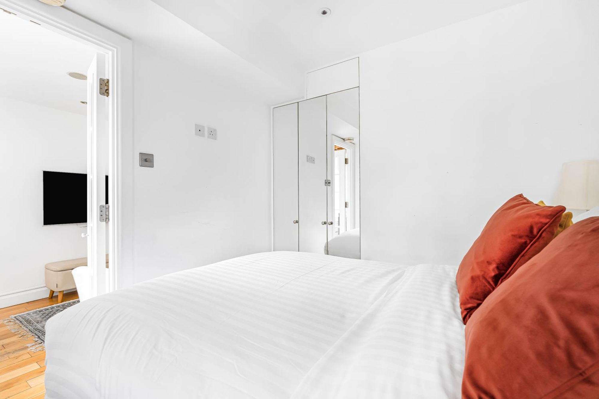 Elegant 1 Bedroom Flat Near Harrods Londra Esterno foto