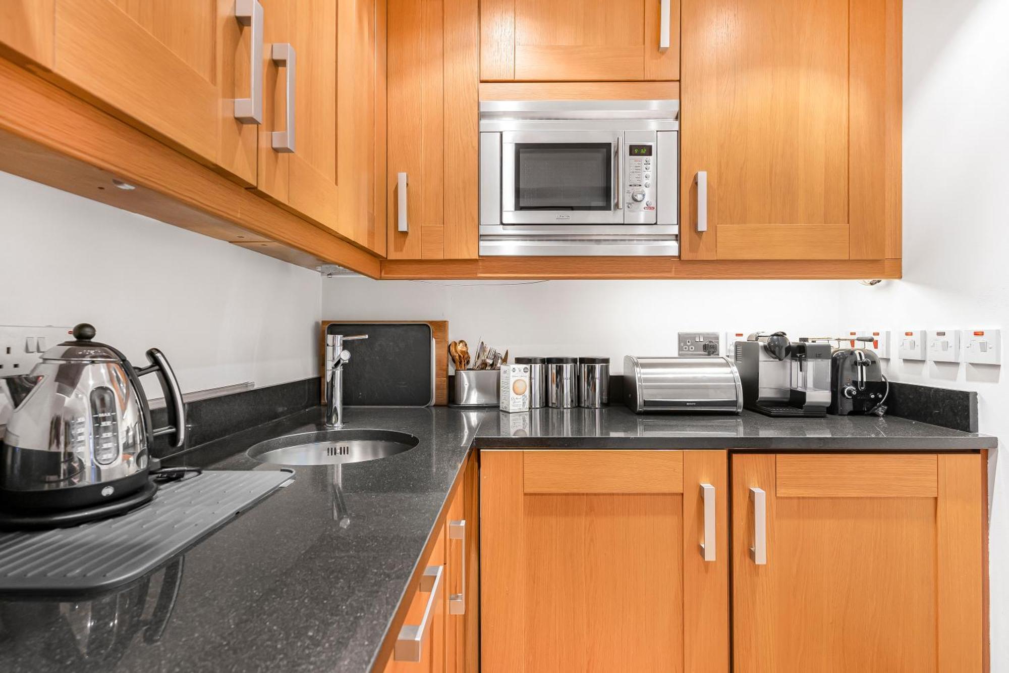 Elegant 1 Bedroom Flat Near Harrods Londra Esterno foto